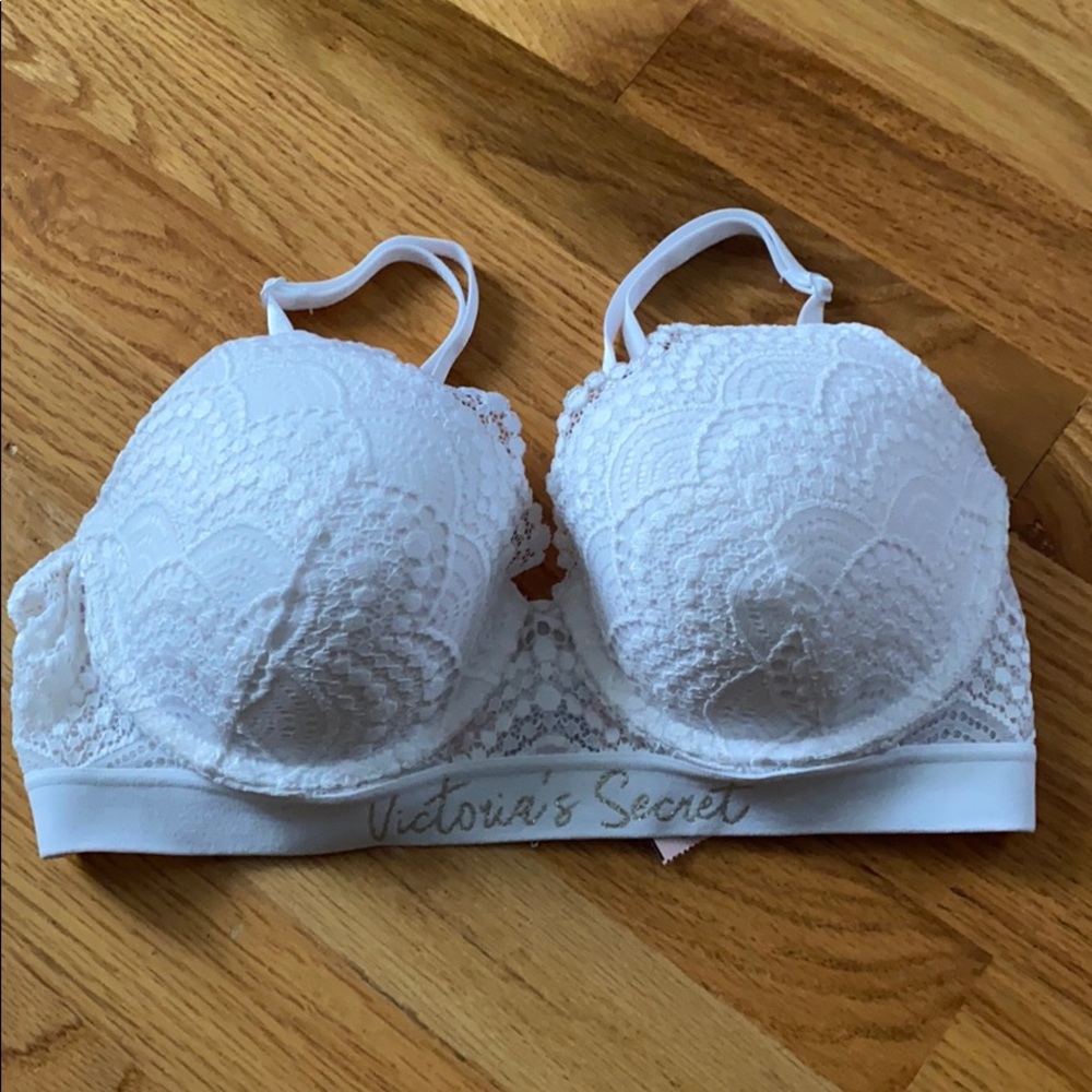 Victoria’s Secret White lace bra 32D New